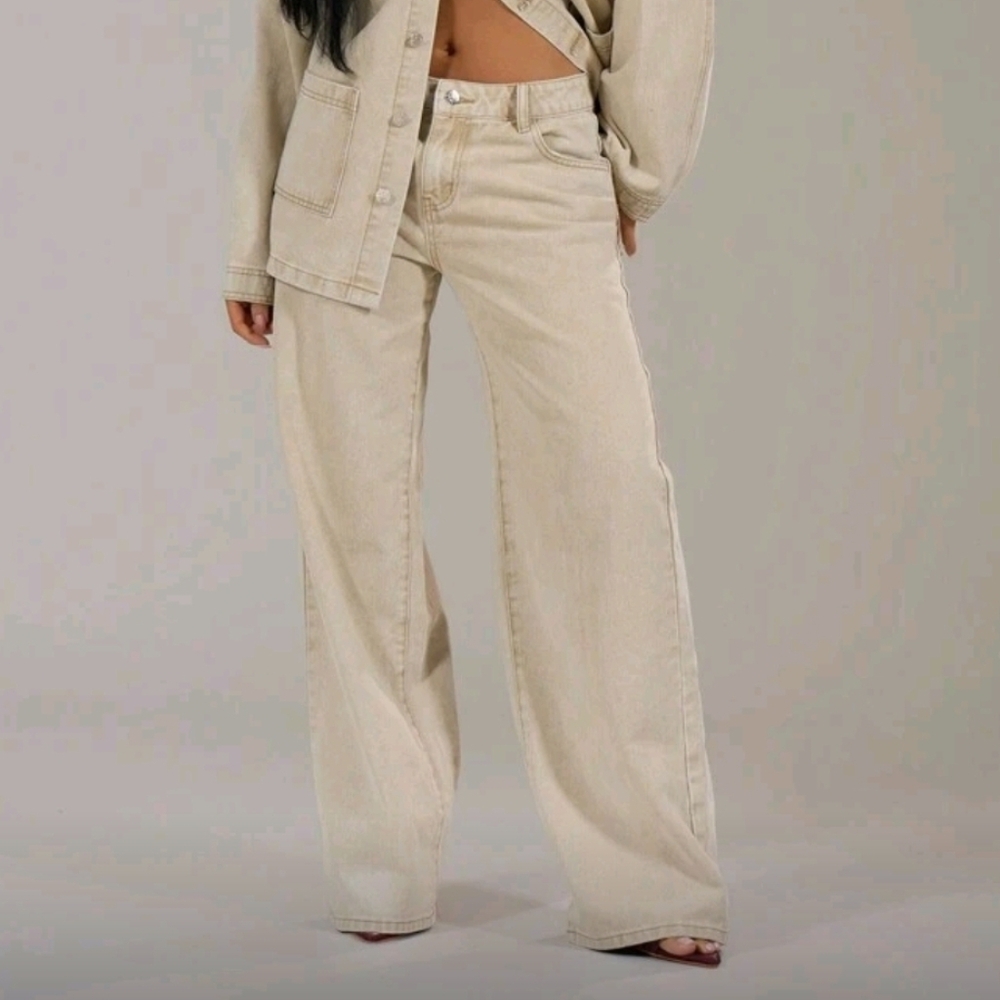 Beige Wide-Leg Jeans